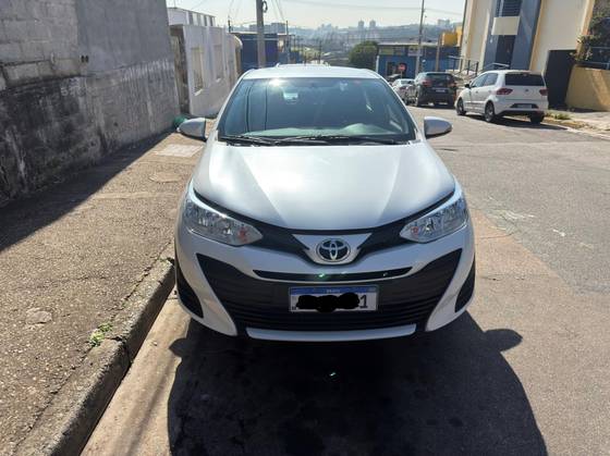 TOYOTA YARIS 1.5 16V FLEX SEDAN XL PLUS CONNECT MULTIDRIVE TOYOTA YARIS 1.5 16V FLEX SEDAN XL PLUS CONNECT MULTIDRIVE